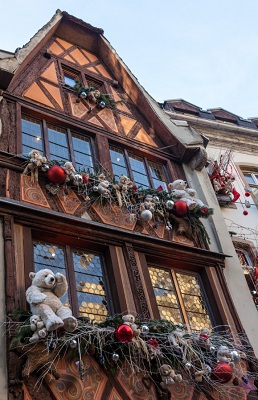 Façade décorée pour Noël à Strasbourg