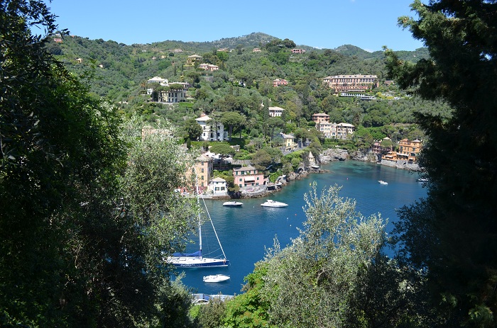 La pointe du Golfe Tigullio à l'entrée de Portofino