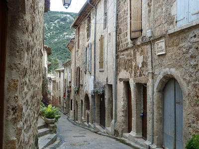 Ruelle de Saint guilhem du Desert 34