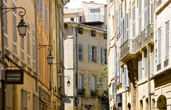 Une ruelle typique d'Aix en Provence